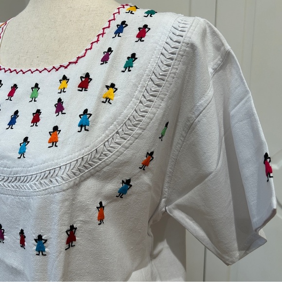 Mexican blouse with 100 % Hand Embroidered, Artisan Top, Boho, Hippie, Hand Made - Picture 4 of 7